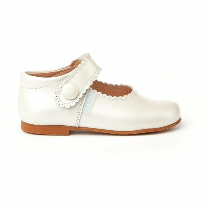 Merceditas Niña Piel Nacarada Velcro 1502 Beige, De Angelitos 2 Merceditas Niña Piel Nacarada Velcro 1502 Beige, De Angelitos - Imagen 2