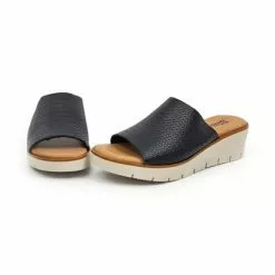 Zuecos Cuña Baja Mujer Piel Grabada Punta Abierta Plantilla Acolchada 22802 Negro, De Blusandal -Venta de zapatos Tienda zuecos cuna baja mujer piel grabada punta abierta plantilla acolchada 22802 negro de blusandal 5